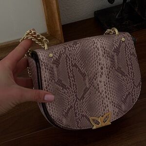 Elegant Snake Print Shoulder Bag